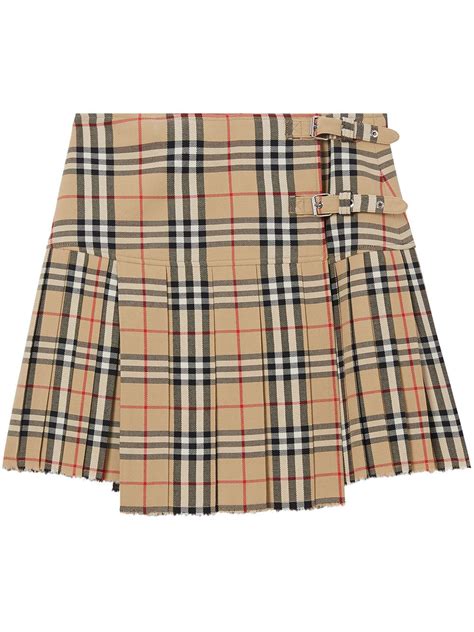 vintage burberry kilt.